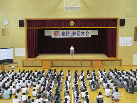 校内童話お話大会　高学年の部のようす